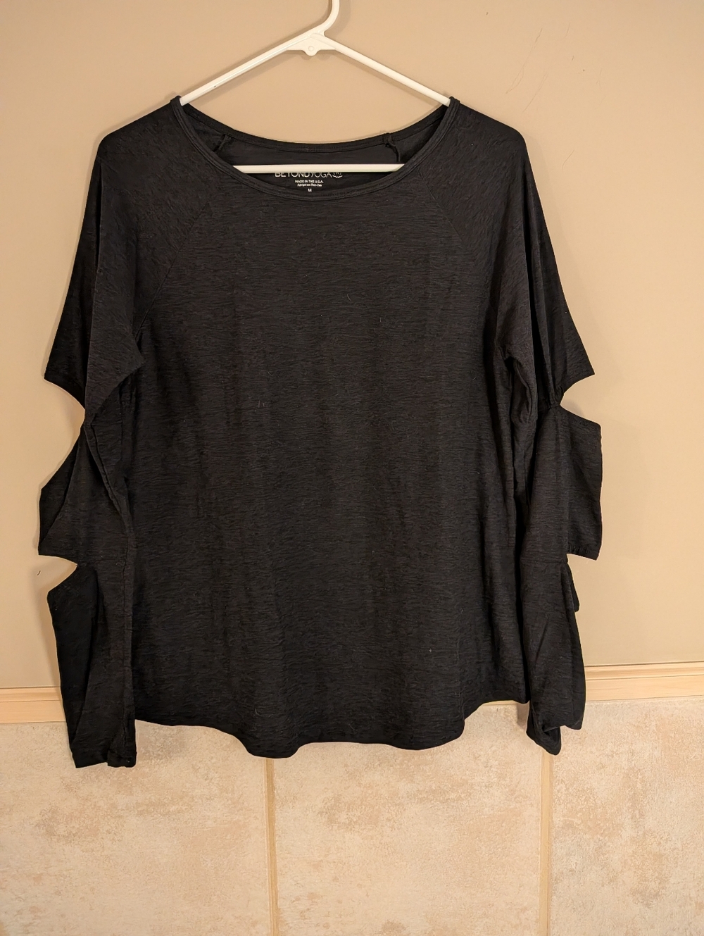 Beyond Yoga, Long Sleeve Tee With Arm Slits, Black Spacedye, Size M
